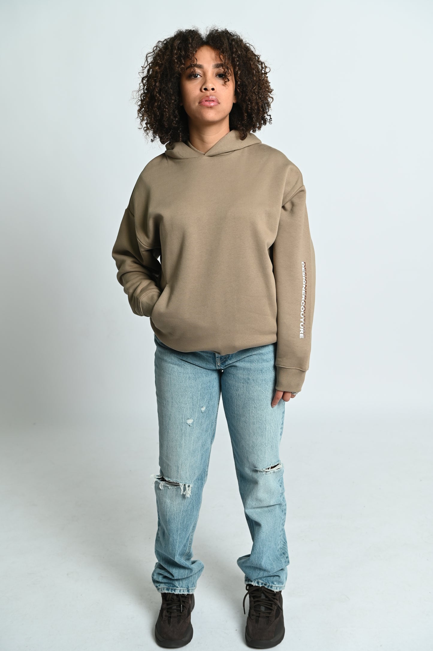 Caramel oversized hoodie met armdetails